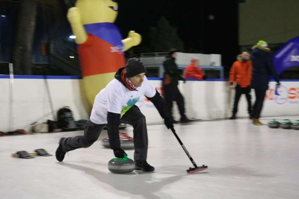 Mistrzostwa w curlingu na naszym lodowisku