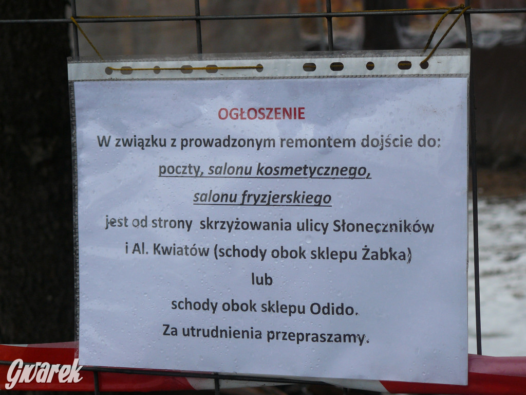 Osada Jana. Rozbiórka schodów do pawilonów