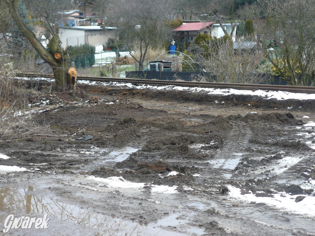 Tarnowskie Góry. Droga rowerowa przy torach