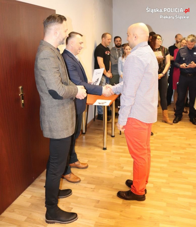 Przechodzą do cywila