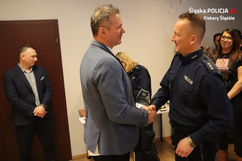 Przechodzą do cywila