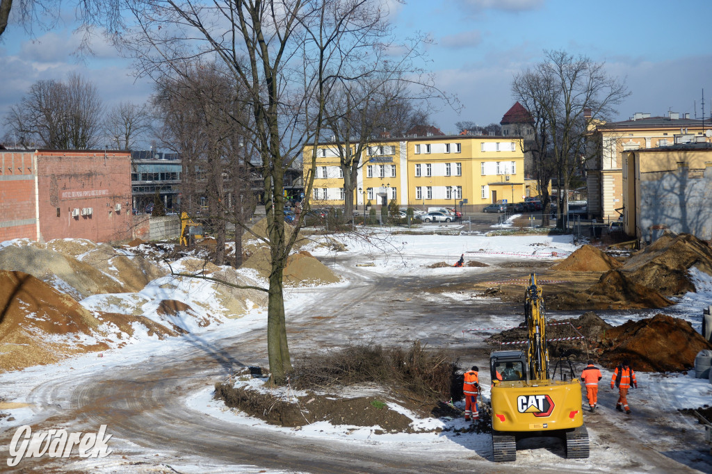 Tarnowskie Góry. Centrum przesiadkowe w budowie