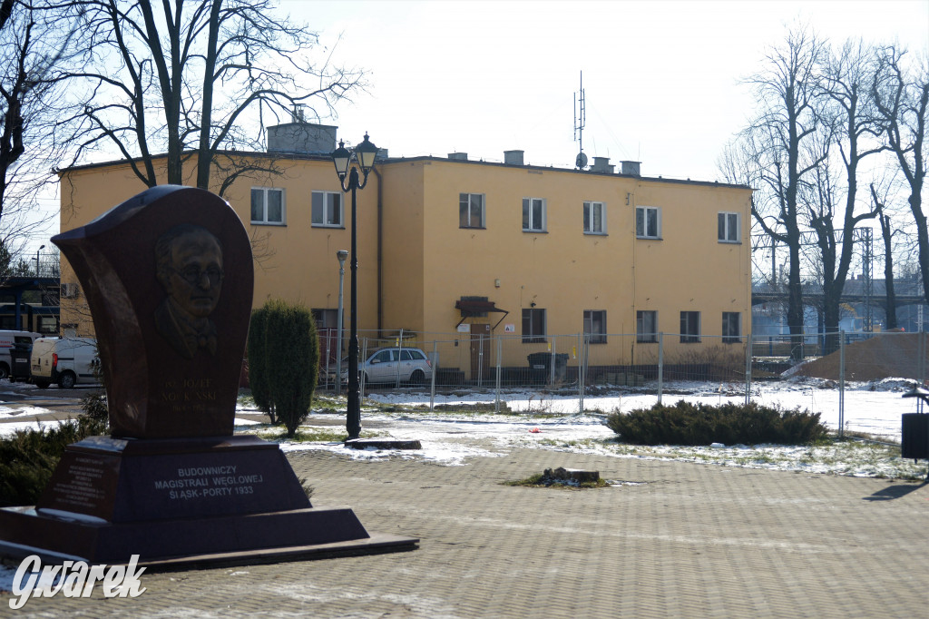 Tarnowskie Góry. Centrum przesiadkowe w budowie