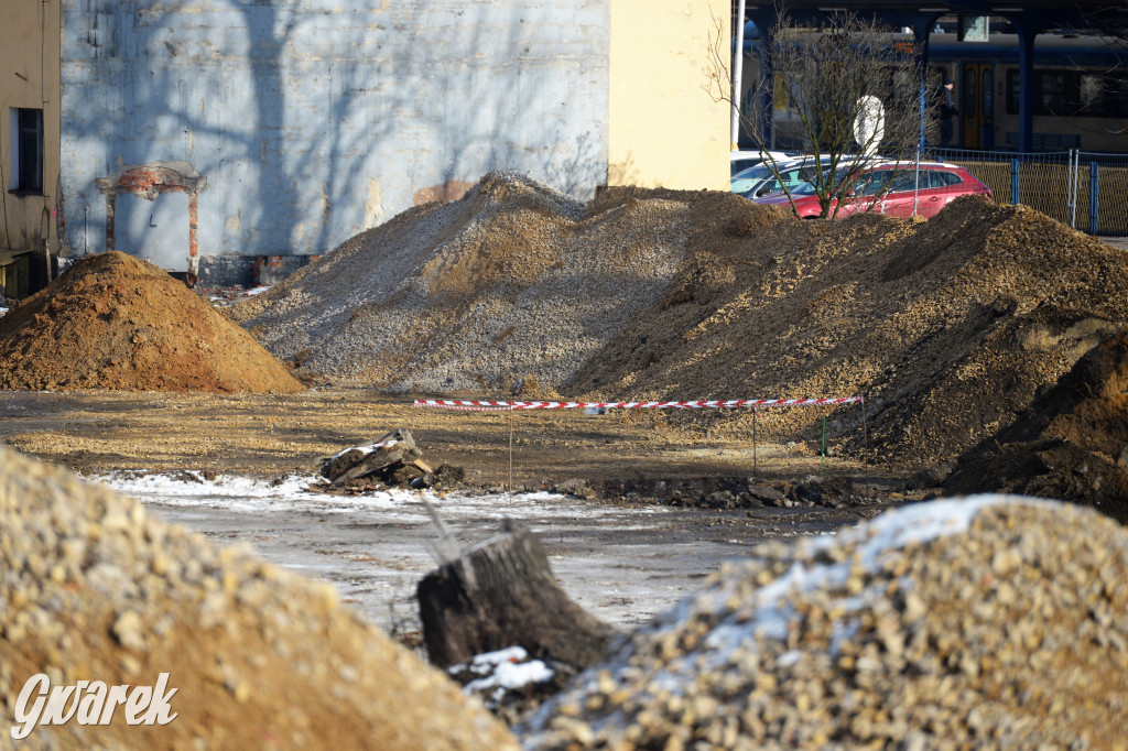 Tarnowskie Góry. Centrum przesiadkowe w budowie