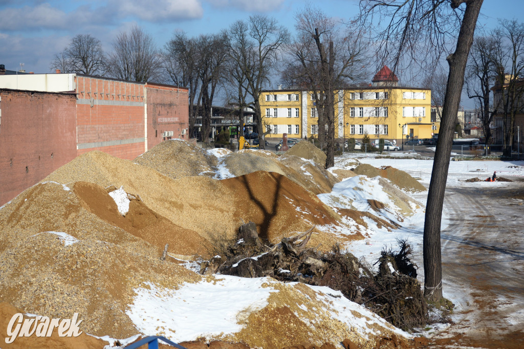 Tarnowskie Góry. Centrum przesiadkowe w budowie