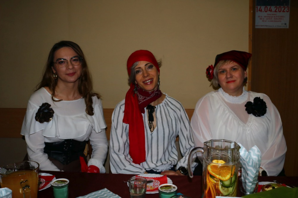 Bal dla seniorów z piratami w roli głównej