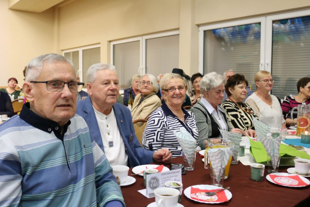 Bal dla seniorów z piratami w roli głównej