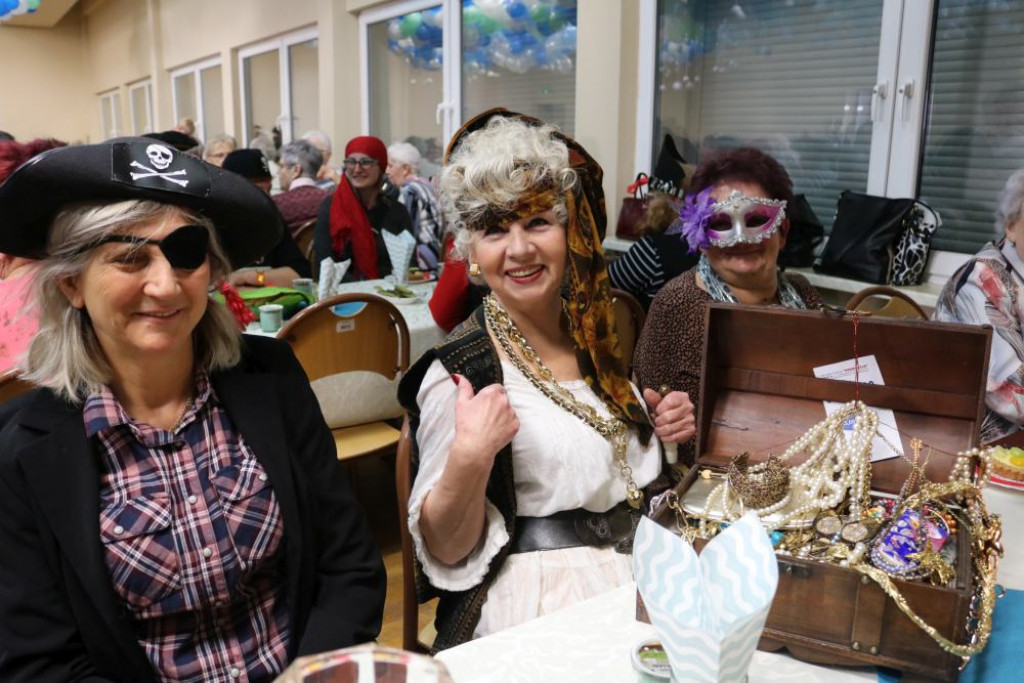 Bal dla seniorów z piratami w roli głównej