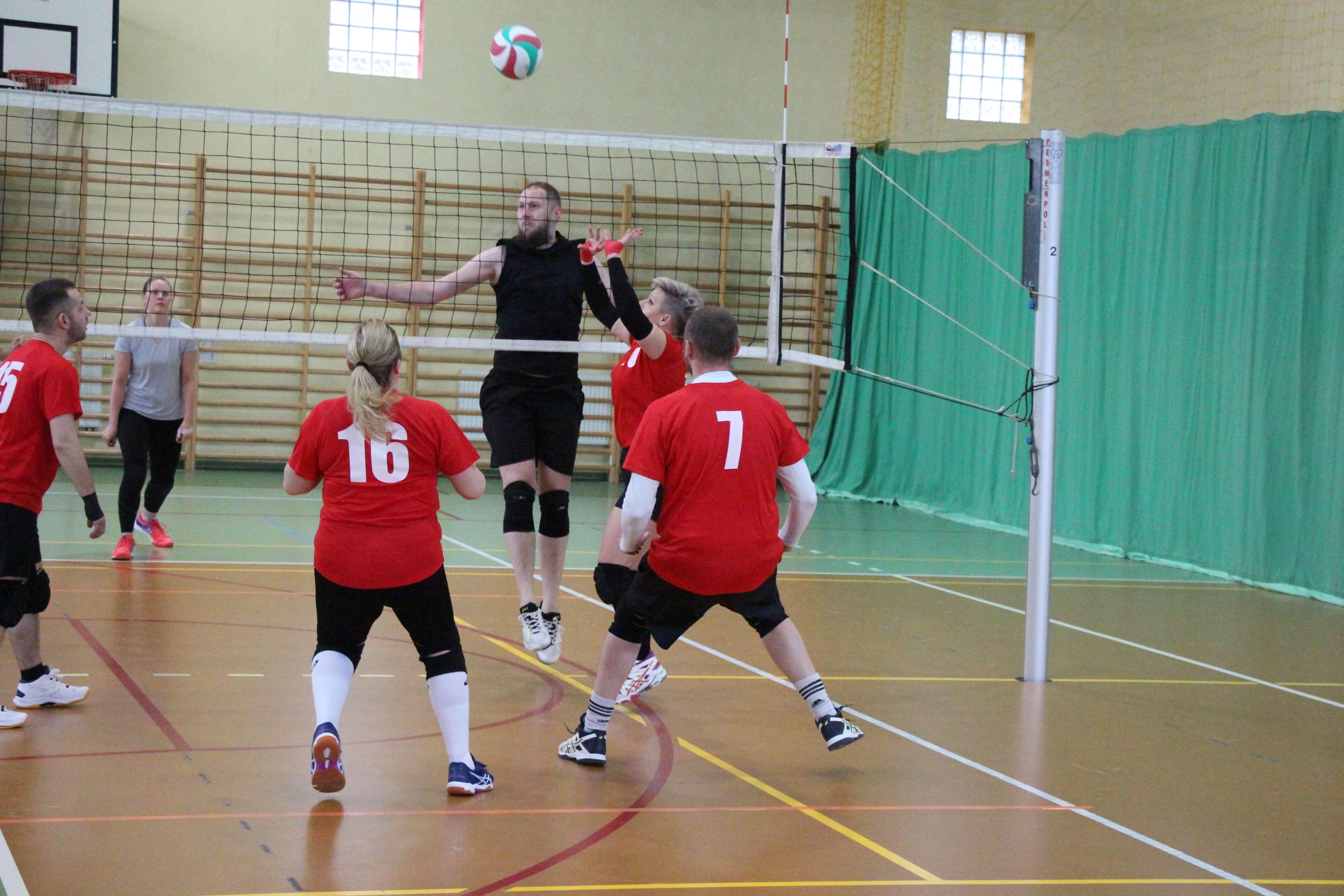 Walentynkowy turniej siatkówki w Nakle Śląskim