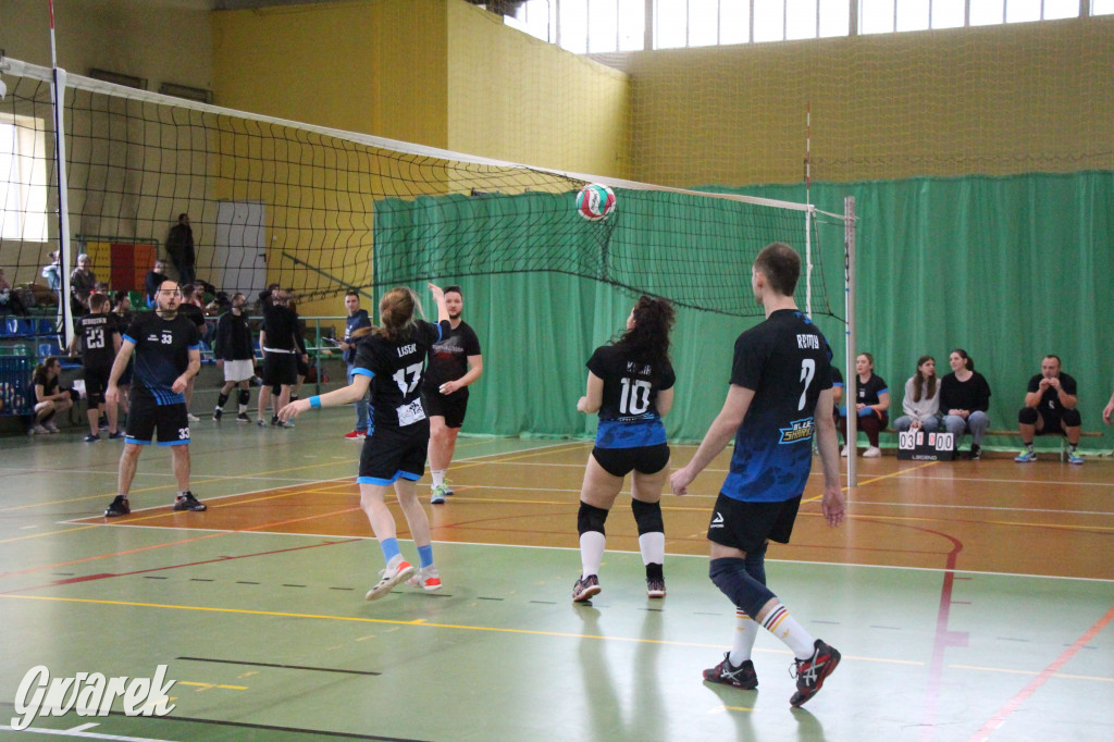 Walentynkowy turniej siatkówki w Nakle Śląskim