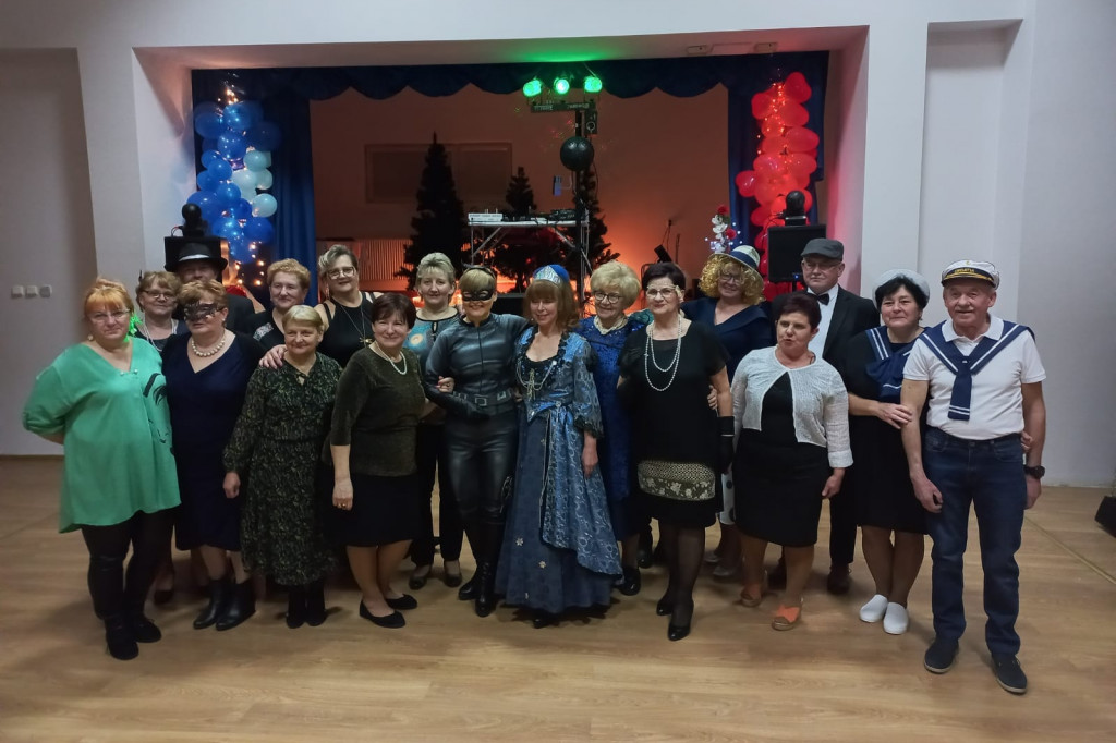 Walentynkowy bal przebierańców i taniec Wednesday