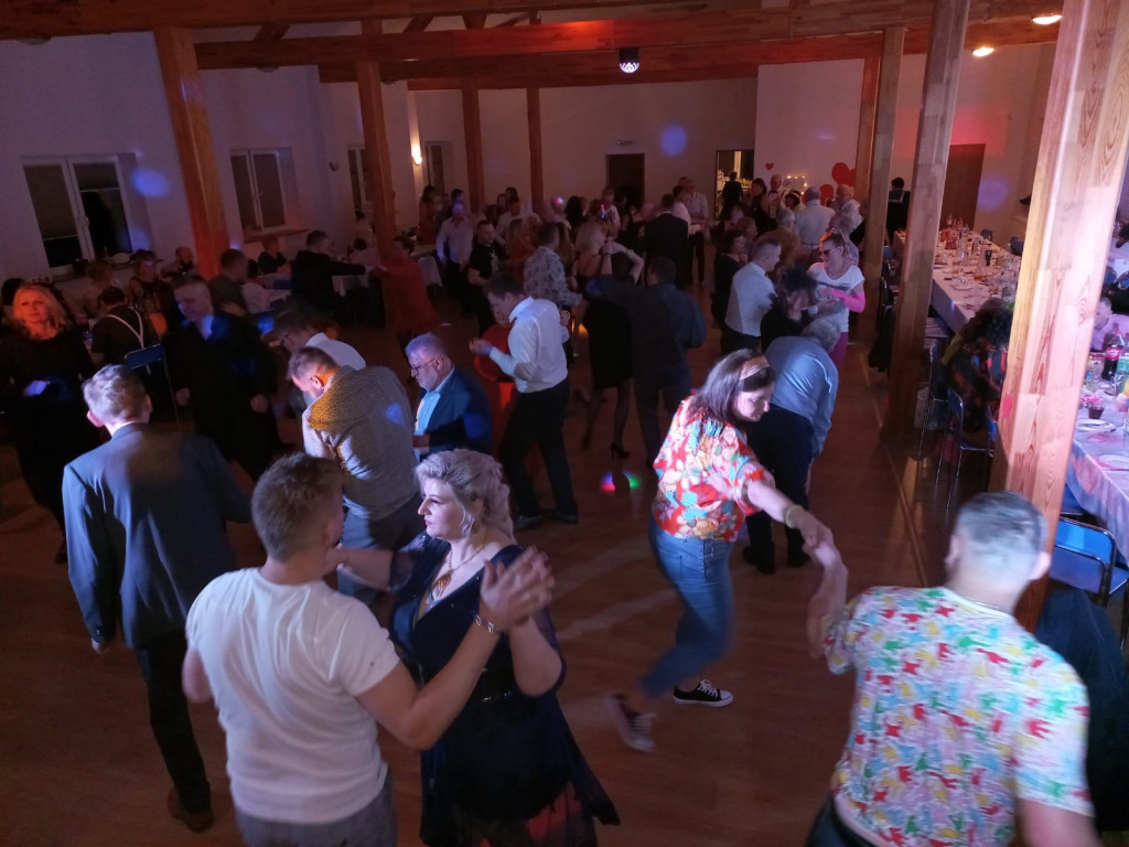 Walentynkowy bal przebierańców i taniec Wednesday