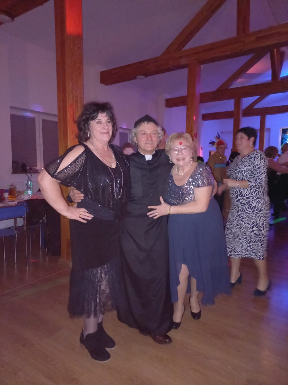 Walentynkowy bal przebierańców i taniec Wednesday