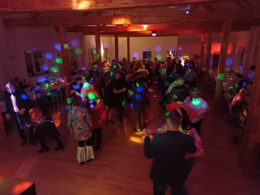 Walentynkowy bal przebierańców i taniec Wednesday