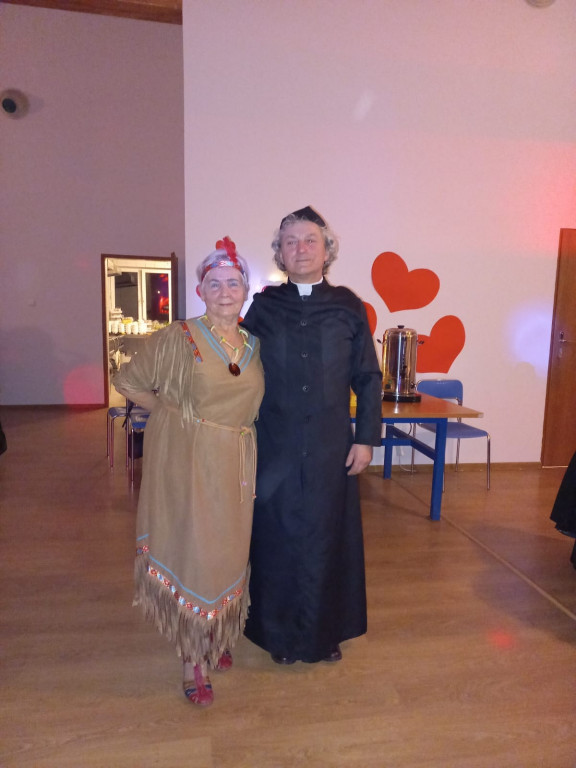 Walentynkowy bal przebierańców i taniec Wednesday