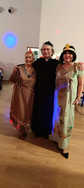 Walentynkowy bal przebierańców i taniec Wednesday