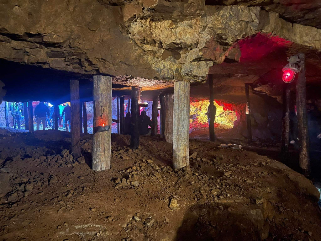 Diabeł pod byłym kinem i przy wylocie sztolni