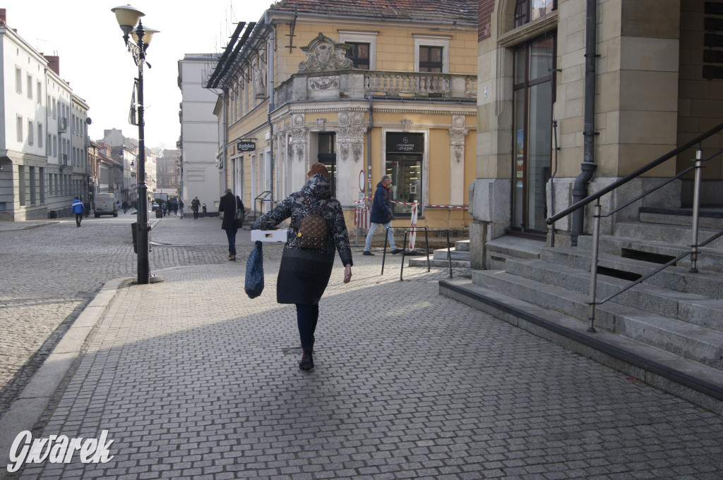 Tłusty czwartek, kolejki po pączki