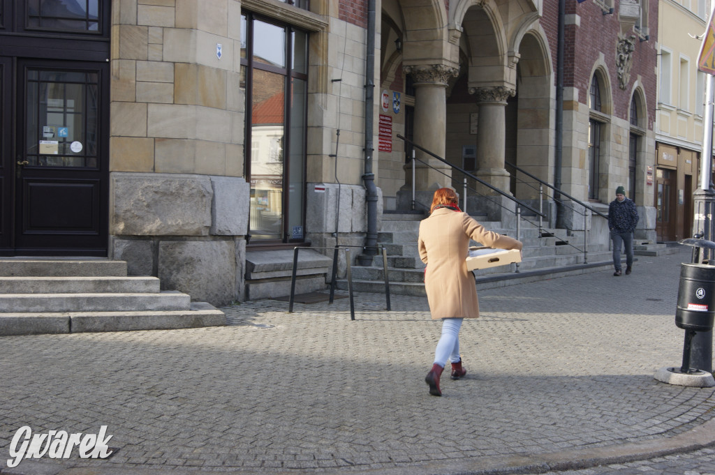 Tłusty czwartek, kolejki po pączki