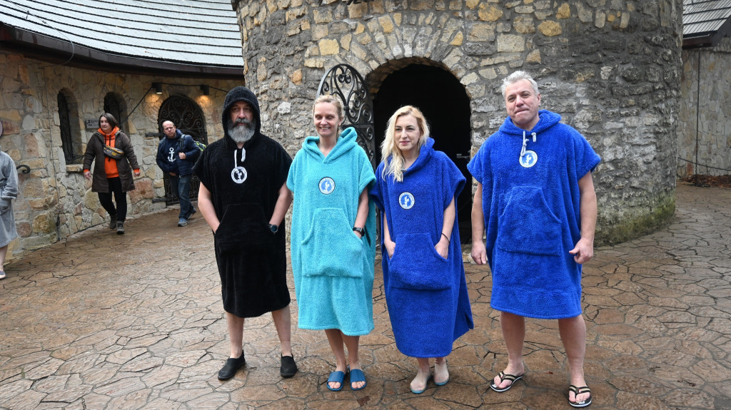 330 morsów pod ziemią. Podziemna sztafeta