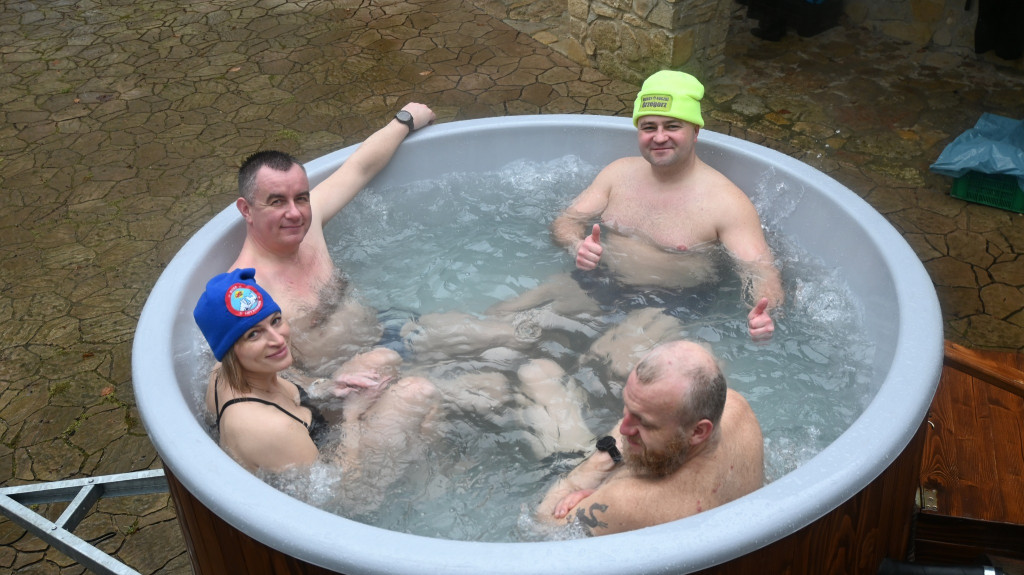 330 morsów pod ziemią. Podziemna sztafeta