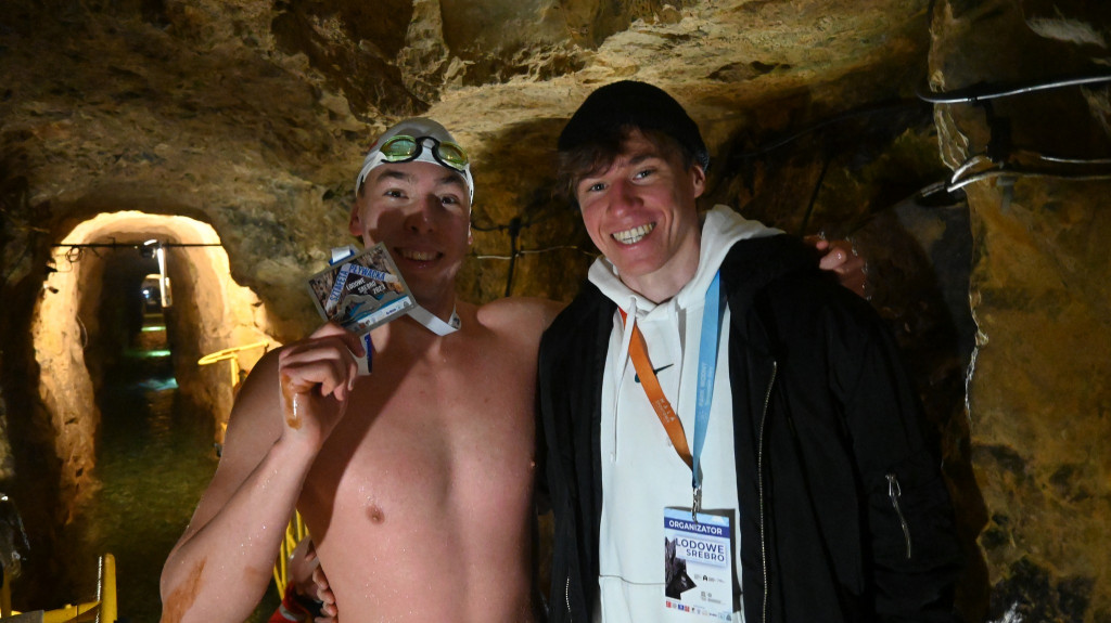 330 morsów pod ziemią. Podziemna sztafeta