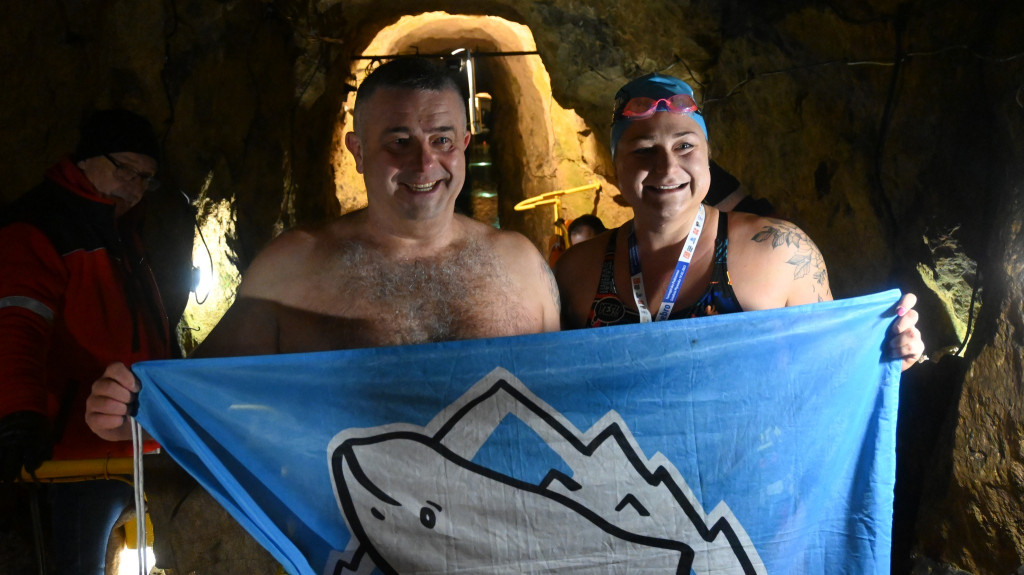 330 morsów pod ziemią. Podziemna sztafeta