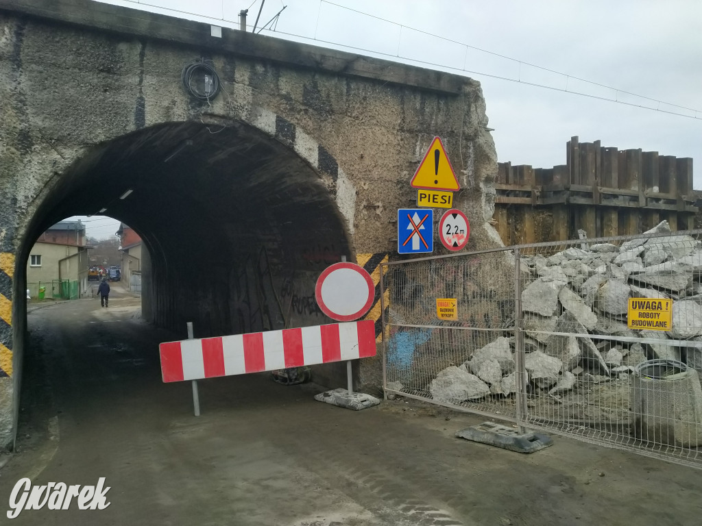 Radzionków. Rozbiórka wiaduktu na ul. Zejera