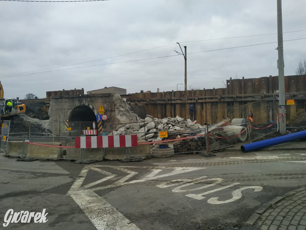 Radzionków. Rozbiórka wiaduktu na ul. Zejera