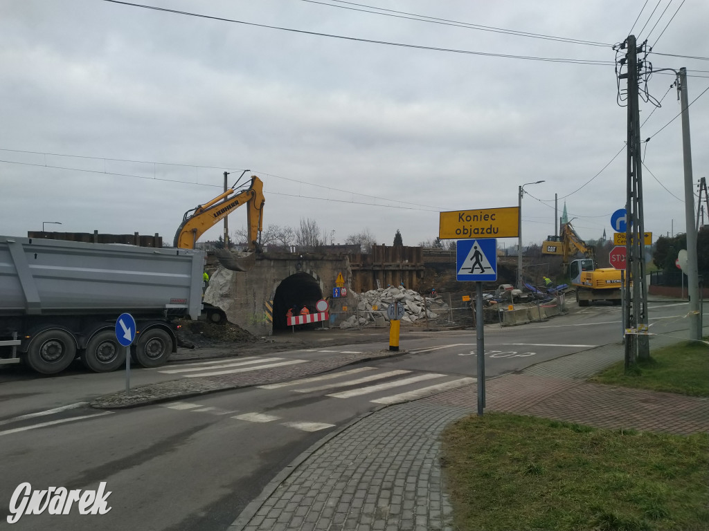 Radzionków. Rozbiórka wiaduktu na ul. Zejera