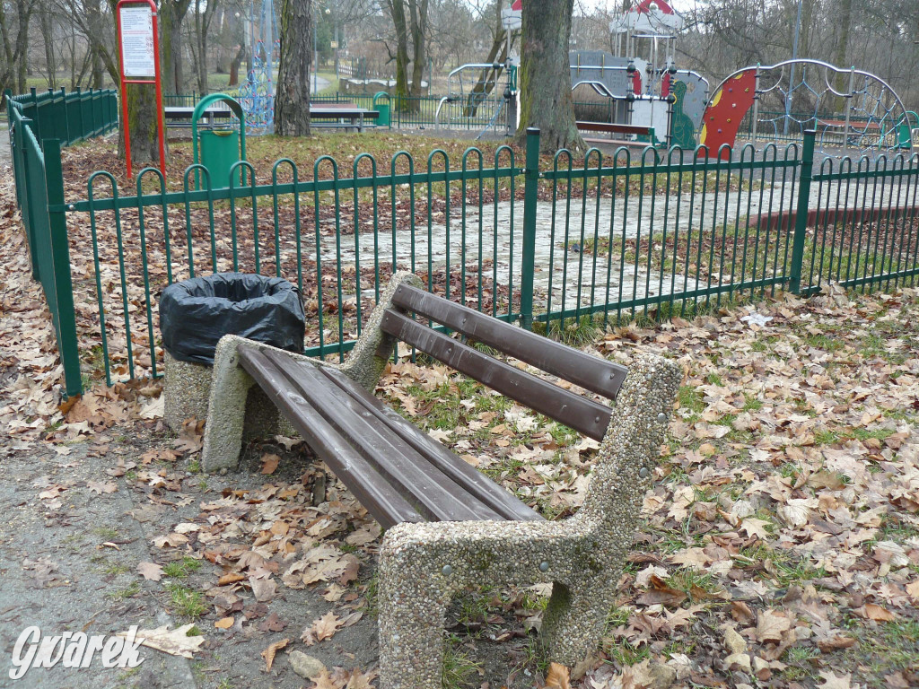 Tarnowskie Góry, Strzybnica. W parku Hutnika