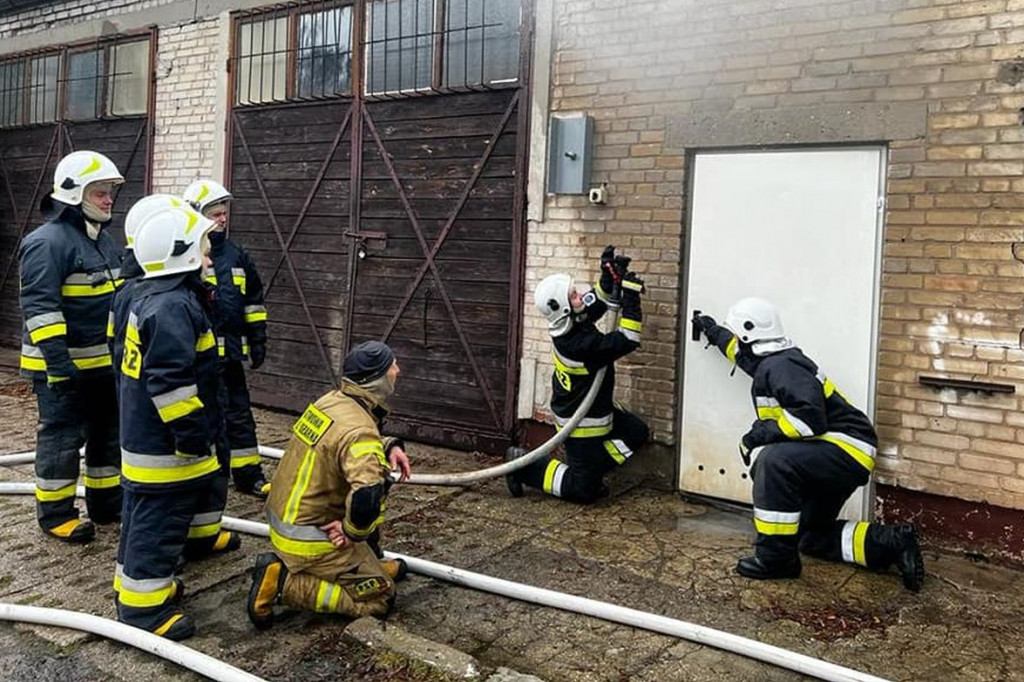 Druhowie i druhny OSP już po egzaminie