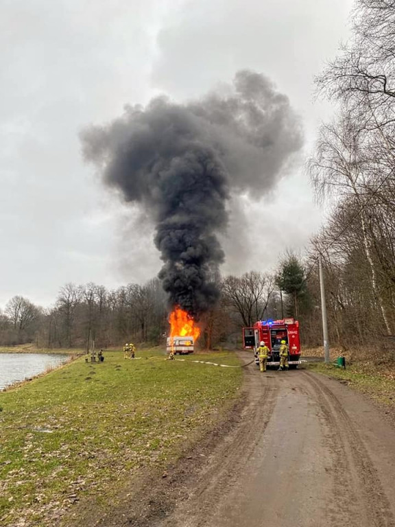 Przyczepa doszczętnie spłonęła