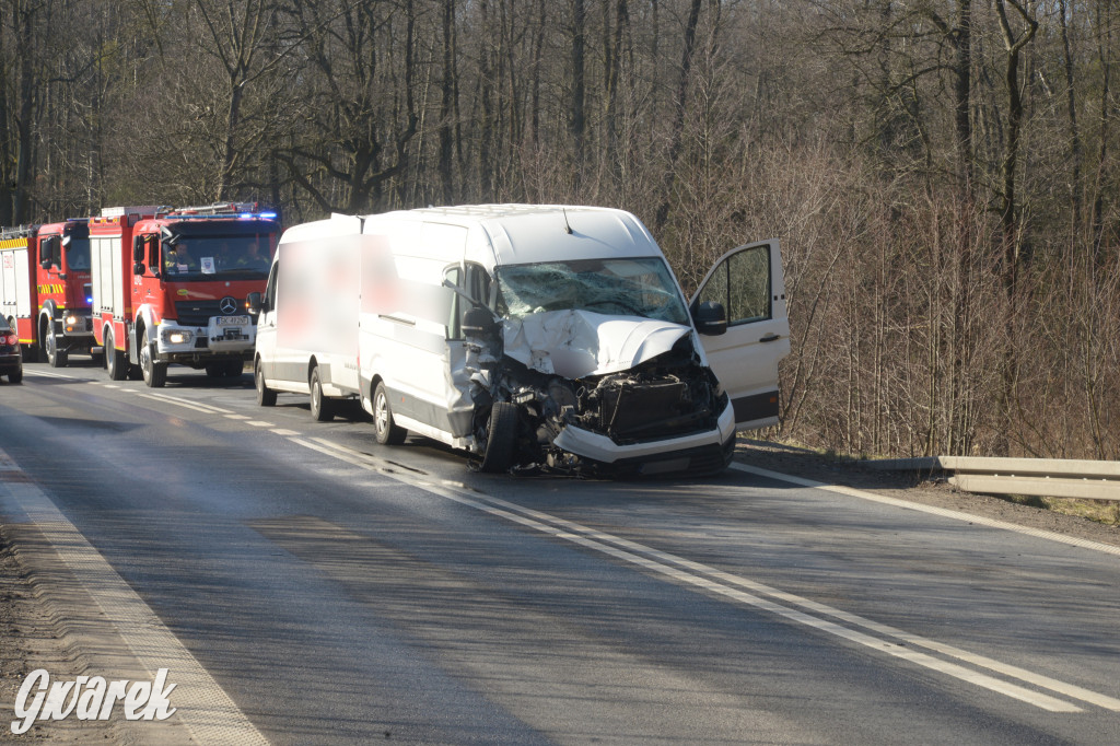 Świerklaniec. Wjechał w ciężarówkę przewożącą butle z gazem