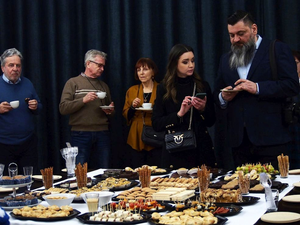 Wernisaż uczniów Plastyka w CEKUŚ