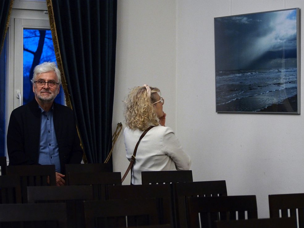 Wernisaż uczniów Plastyka w CEKUŚ