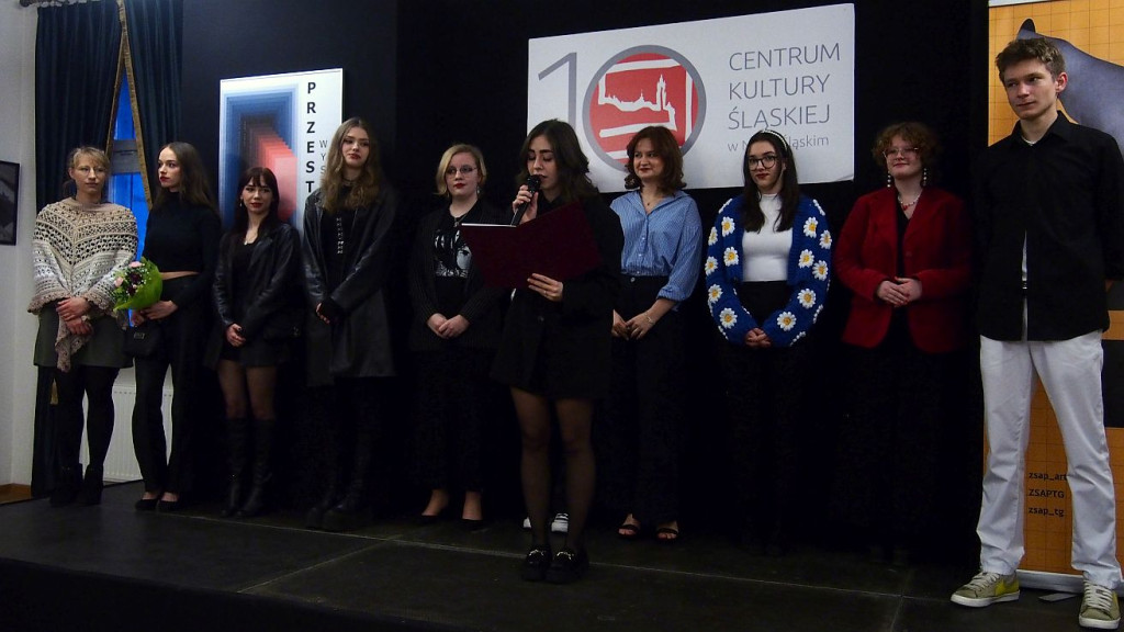 Wernisaż uczniów Plastyka w CEKUŚ