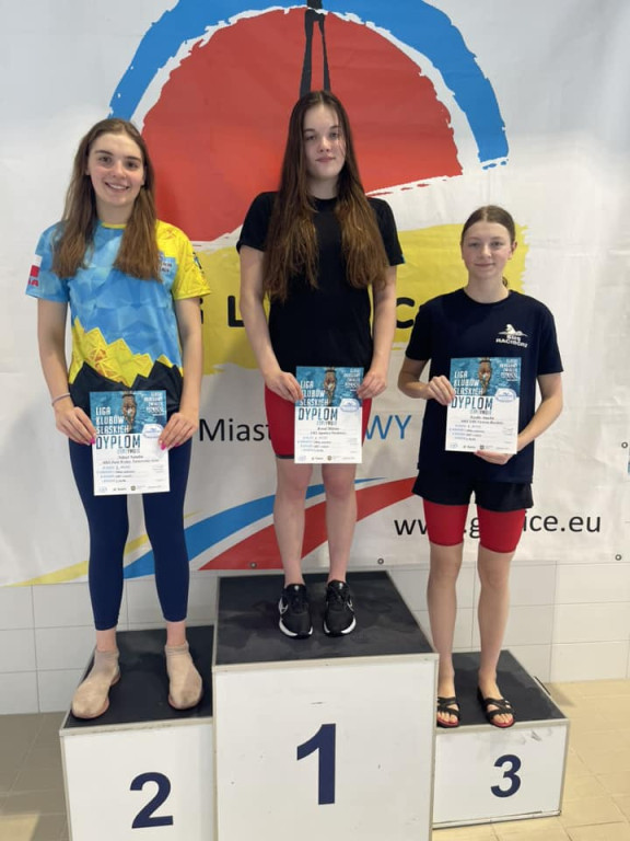 Kolejne dobre występy naszych pływaków