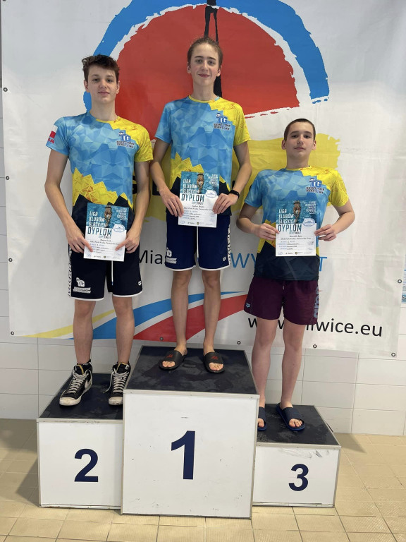 Kolejne dobre występy naszych pływaków