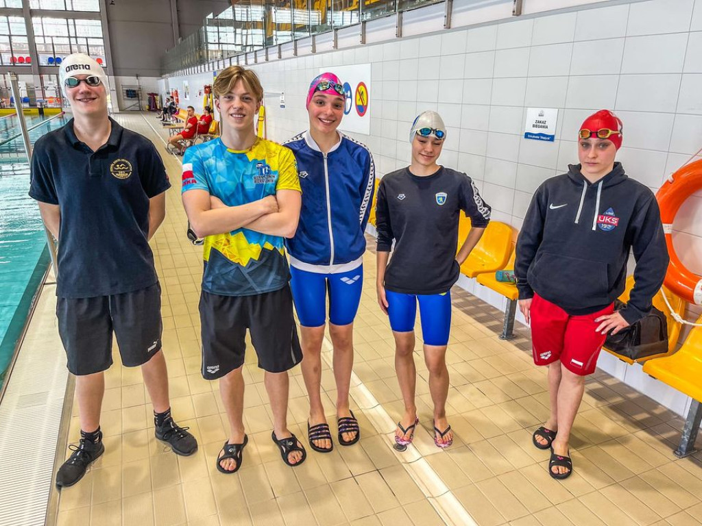 Kolejne dobre występy naszych pływaków