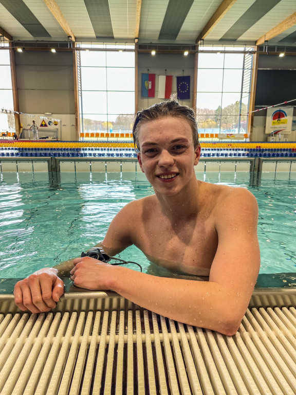 Kolejne dobre występy naszych pływaków