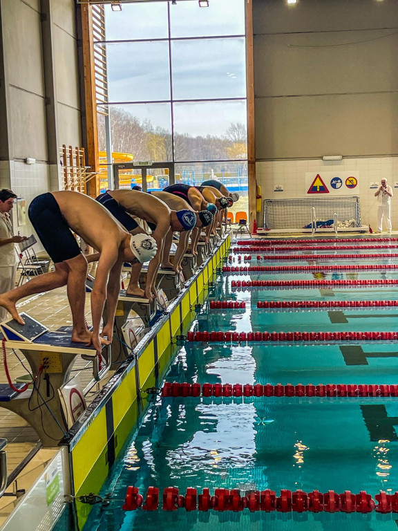 Kolejne dobre występy naszych pływaków