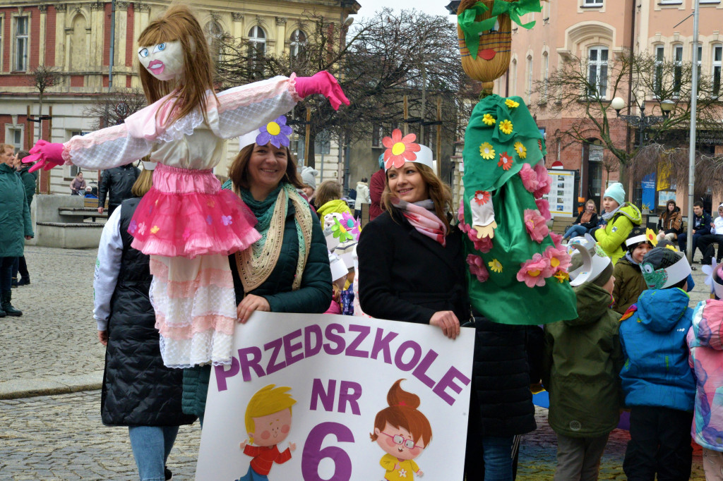 Tarnowskie Góry. Powitanie wiosny na rynku