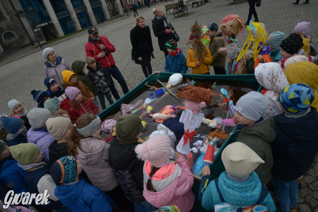 Tarnowskie Góry. Powitanie wiosny na rynku