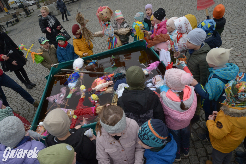Tarnowskie Góry. Powitanie wiosny na rynku