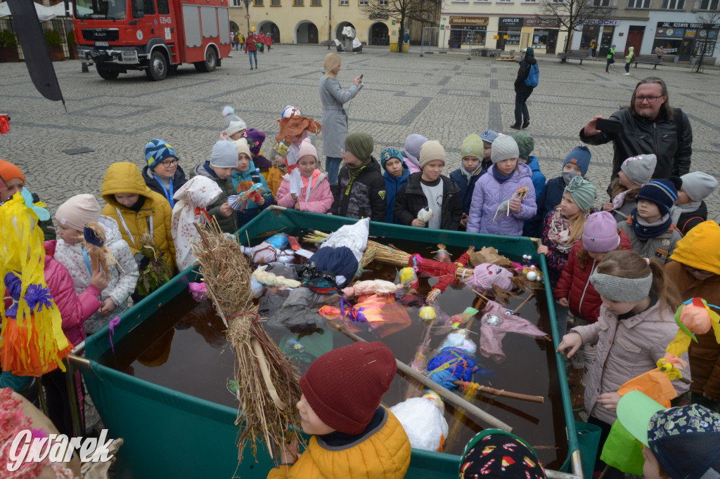 Tarnowskie Góry. Powitanie wiosny na rynku