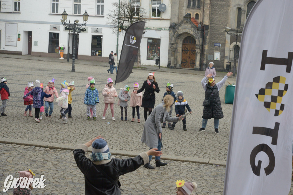 Tarnowskie Góry. Powitanie wiosny na rynku