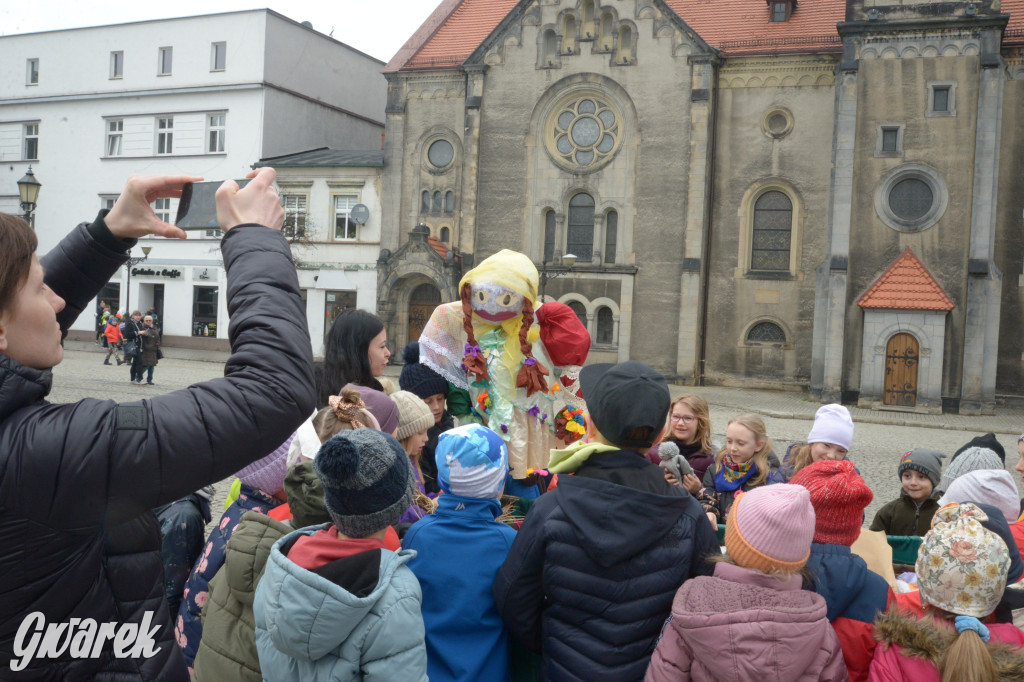Tarnowskie Góry. Powitanie wiosny na rynku