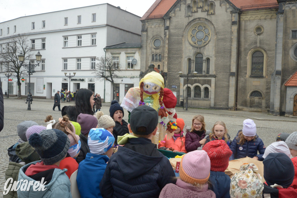 Tarnowskie Góry. Powitanie wiosny na rynku
