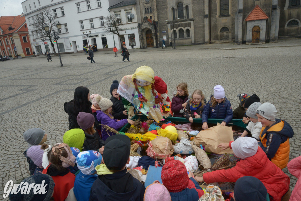 Tarnowskie Góry. Powitanie wiosny na rynku